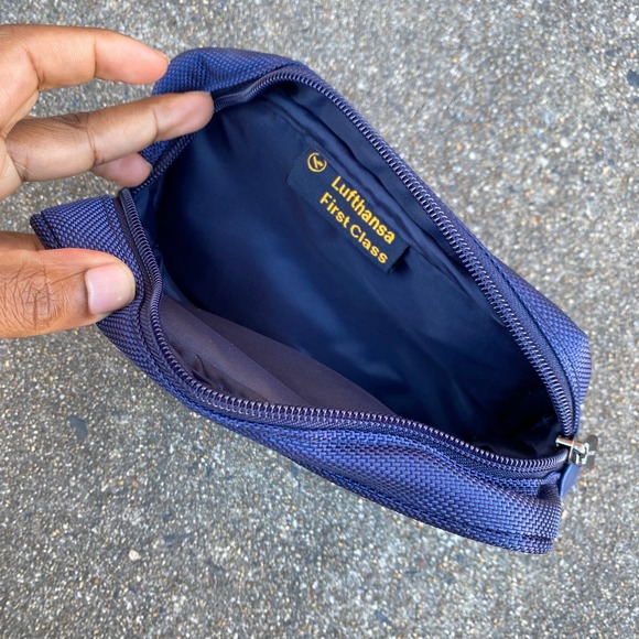 Longchamp x Lufthansa First Class Toiletry Bag - Picture 4 of 4